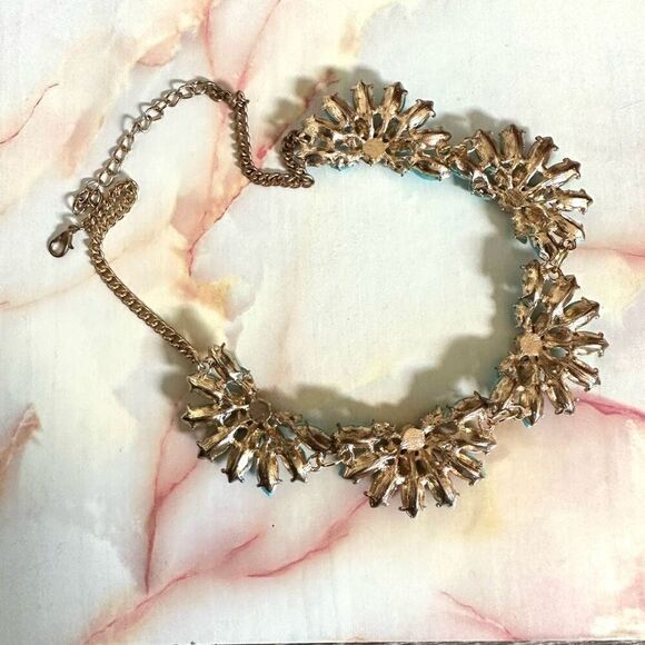 Turquoise tone beaded statement necklace - Picture 9 of 9